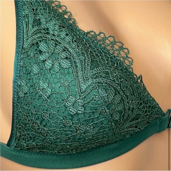 VICTORIA SECRET BODY BY VICTORIA EMERALD GREEN LACE BRALETTE SNAP FRONT XS - Picture 7 of 14